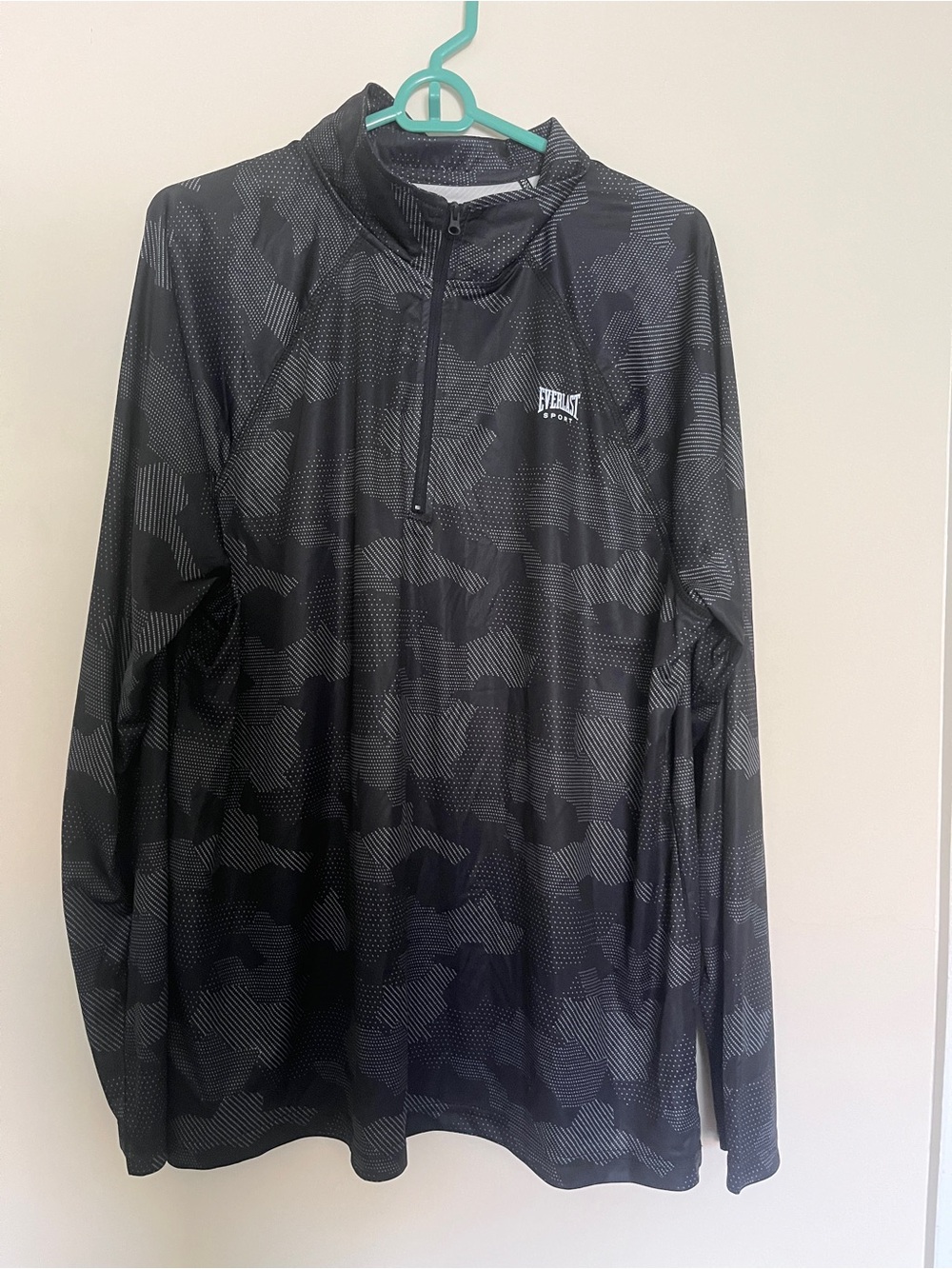Everlast Men’s Black Camouflage Quarter-Zip Pullover shirt